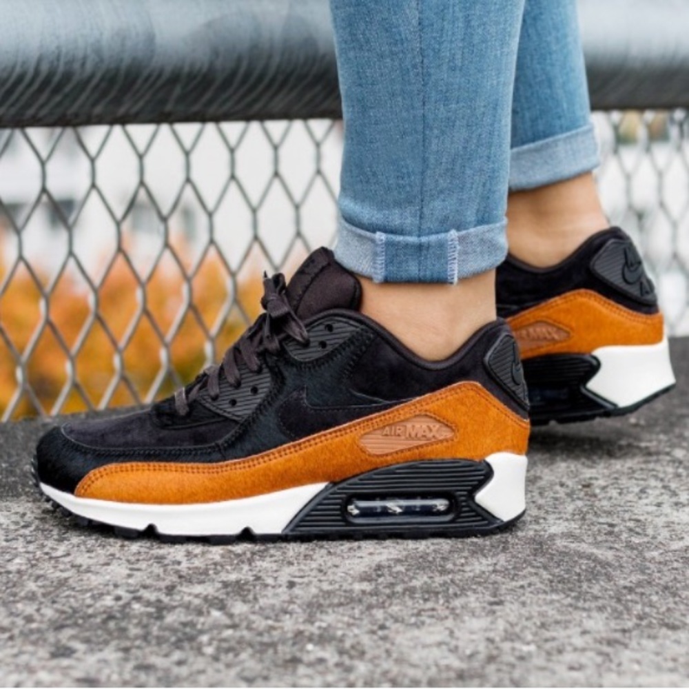 Nike Air Max 90 LX Women's Shoes Tar/Black/Cider (Size 7)
